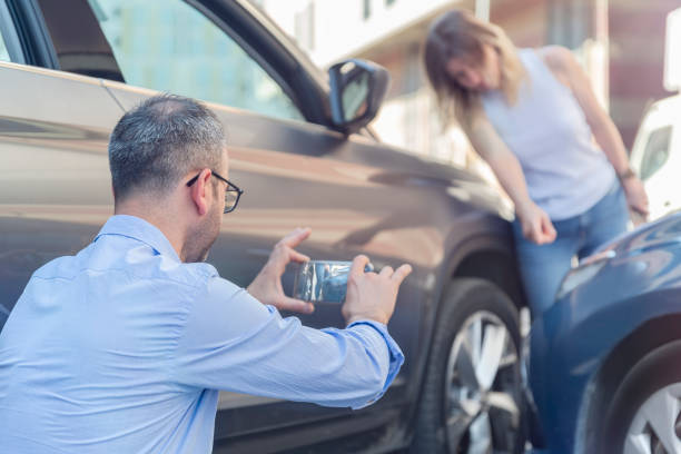 Professional Full Coverage Car Insurance technician working in Harwood Heights, IL